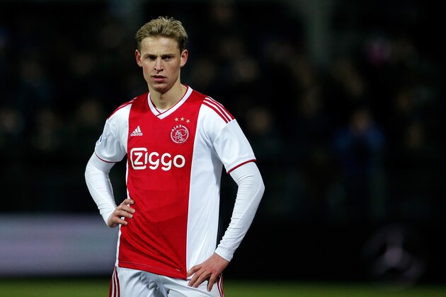 ZWOLLE, NETHERLANDS - DECEMBER 8: Frenkie de Jong of Ajax  during the Dutch Eredivisie  match between PEC Zwolle v Ajax at the MAC3PARK Stadium on December 8, 2018 in Zwolle Netherlands (Photo by Erwin Spek/Soccrates/Getty Images)