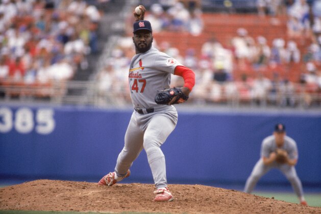 LOS ANGELES - JULY 11:  Lee Smith #47 of the St. Louis Cardinals pitches against the Los Angeles Dodgers at Dodger Stadium on July 11, 1992 in Los Angeles, California.  (Photo by Bernstein Associates/Getty Images)