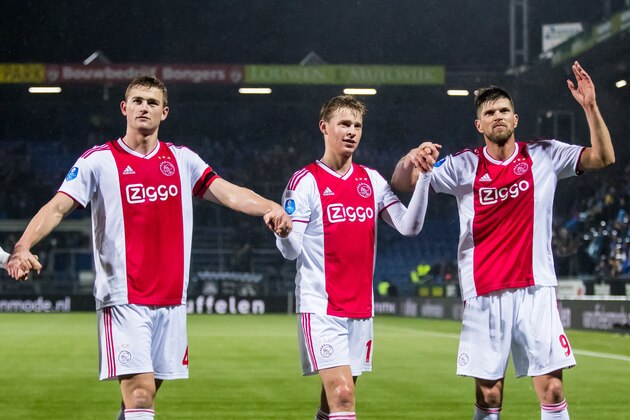 (L-R) Matthijs de Ligt of Ajax, Frenkie de Jong of Ajax, Klaas Jan Huntelaar of Ajax during the Dutch Eredivisie match between PEC Zwolle and Ajax Amsterdam at the MAC3Park stadium on December 08, 2018 in Zwolle, The Netherlands(Photo by VI Images via Getty Images)