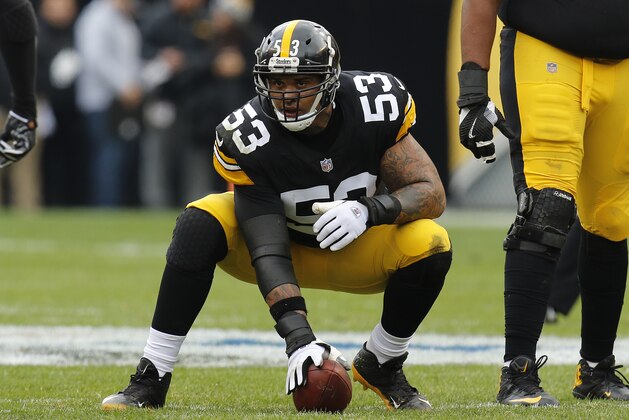 PITTSBURGH, PA - OCTOBER 28:  Maurkice Pouncey #53 of the Pittsburgh Steelers in action  against the Cleveland Browns on October 28, 2018 at Heinz Field in Pittsburgh, Pennsylvania.  (Photo by Justin K. Aller/Getty Images)