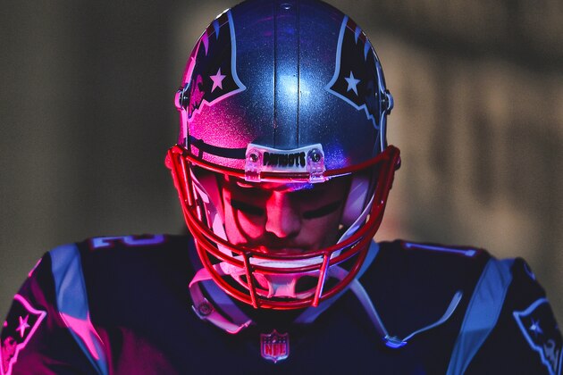 MIAMI GARDENS, FL - DECEMBER 9: Tom Brady #12 of the New England Patriots gets ready to take the snap against the Miami Dolphins during an NFL game on December 9, 2018 at Hard Rock Stadium in Miami Gardens, Florida. The Dolphins defeated the Patriots 34-33. (Photo by Joel Auerbach/Getty Images)