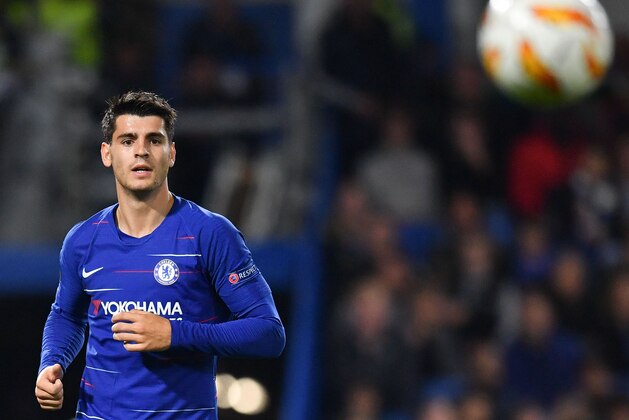Chelsea's Spanish striker Alvaro Morata watches the ball during the UEFA Europa League Group L football match between Chelsea and Vidi at Stamford Bridge in London on October 4, 2018. (Photo by Ben STANSALL / AFP)        (Photo credit should read BEN STANSALL/AFP/Getty Images)