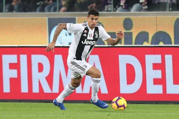 FLORENCE, ITALY - DECEMBER 01: Joao Cancelo of Juventus in action during the Serie A match between ACF Fiorentina and Juventus at Stadio Artemio Franchi on December 1, 2018 in Florence, Italy.  (Photo by Gabriele Maltinti/Getty Images)