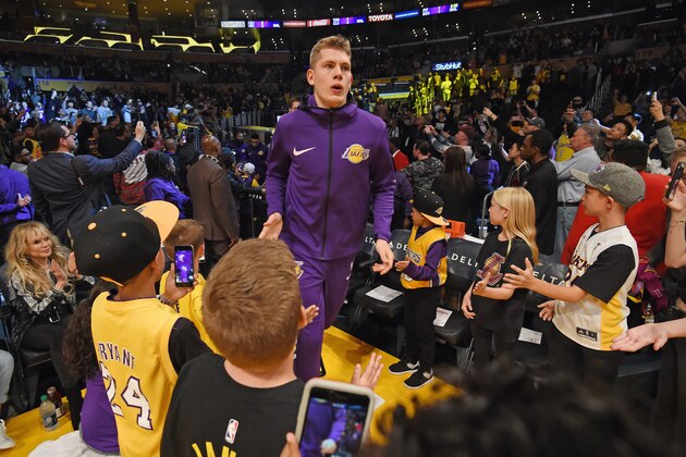 LOS ANGELES, CA - NOVEMBER 23: Moritz Wagner #15 of the Los Angeles Lakers makes his entrance before the game against the Utah Jazz on November 23, 2018 at STAPLES Center in Los Angeles, California. NOTE TO USER: User expressly acknowledges and agrees that, by downloading and/or using this Photograph, user is consenting to the terms and conditions of the Getty Images License Agreement. Mandatory Copyright Notice: Copyright 2018 NBAE (Photo by Adam Pantozzi/NBAE via Getty Images)