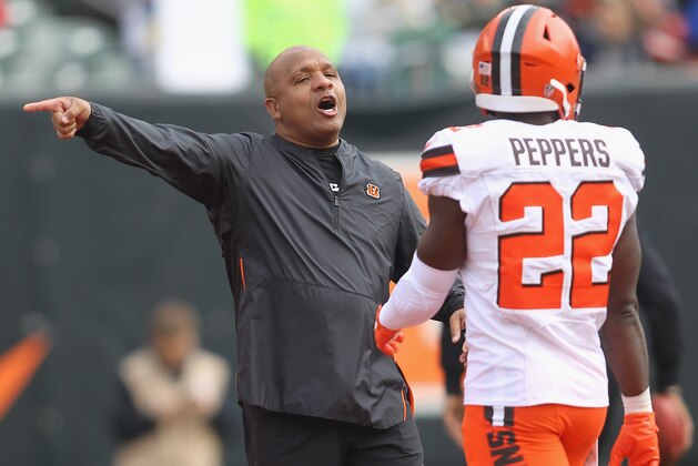 CINCINNATI, OH - NOVEMBER 25:  Cincinnati Bengals  special assistant Hue Jackson instructs Jabrill Peppers #22 of the Cleveland Browns to move to the other side of the field before their game at Paul Brown Stadium on November 25, 2018 in Cincinnati, Ohio. The Browns defeated the Bengals 35-20.  (Photo by John Grieshop/Getty Images)