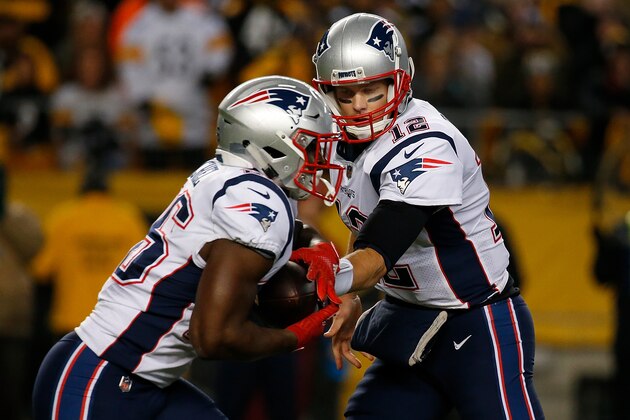 PITTSBURGH, PA - DECEMBER 16: Tom Brady #12 of the New England Patriots hands off to Sony Michel #26 in the first half during the game against the Pittsburgh Steelers at Heinz Field on December 16, 2018 in Pittsburgh, Pennsylvania. (Photo by Justin K. Aller/Getty Images)