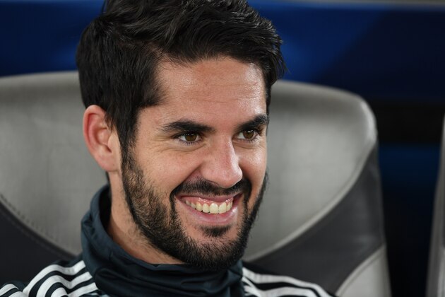 ABU DHABI, UNITED ARAB EMIRATES - DECEMBER 19:  Isco of Real Madrid looks on prior to the match between Kashima Antlers and Real Madrid on December 19, 2018 in Abu Dhabi, United Arab Emirates. (Photo by Etsuo Hara/Getty Images)