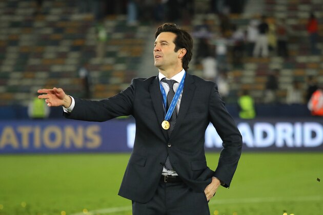 ABU DHABI, UNITED ARAB EMIRATES - DECEMBER 22:    Santiago Solari the head coach / manager of Real Madrid celebrates at the end of the FIFA Club World Cup UAE final match between Real Madrid and Al Ain at Sheikh Zayed Stadium on December 22, 2018 in Abu Dhabi, United Arab Emirates. (Photo by Matthew Ashton - AMA/Getty Images)
