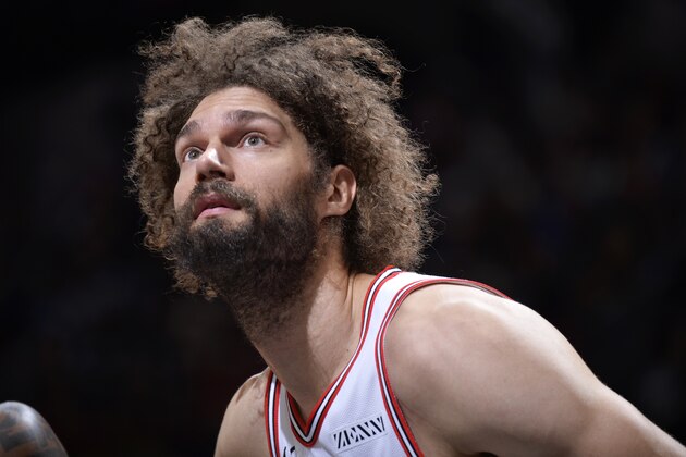SAN ANTONIO, TX - DECEMBER 15:  Robin Lopez #42 of the Chicago Bulls looks on during the game against the San Antonio Spurs on December 15, 2018 at the AT&T Center in San Antonio, Texas. NOTE TO USER: User expressly acknowledges and agrees that, by downloading and or using this photograph, user is consenting to the terms and conditions of the Getty Images License Agreement. Mandatory Copyright Notice: Copyright 2018 NBAE (Photos by Mark Sobhani/NBAE via Getty Images)