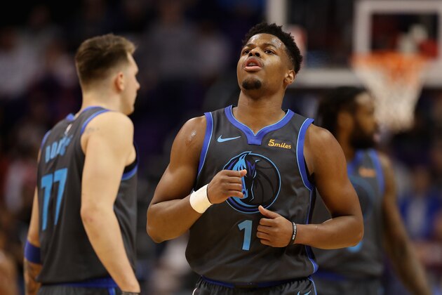 PHOENIX, ARIZONA - DECEMBER 13:  Dennis Smith Jr. #1 of the Dallas Mavericks during the NBA game against the Phoenix Suns at Talking Stick Resort Arena on December 13, 2018 in Phoenix, Arizona.  The Suns defeated the Mavericks 99-89.  NOTE TO USER: User expressly acknowledges and agrees that, by downloading and or using this photograph, User is consenting to the terms and conditions of the Getty Images License Agreement. (Photo by Christian Petersen/Getty Images)