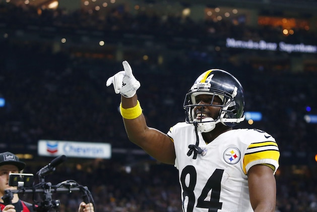 Pittsburgh Steelers wide receiver Antonio Brown (84) celebrates sho touchdown reception in the second half of an NFL football game against the New Orleans Saints in New Orleans, Sunday, Dec. 23, 2018. (AP Photo/Butch Dill)