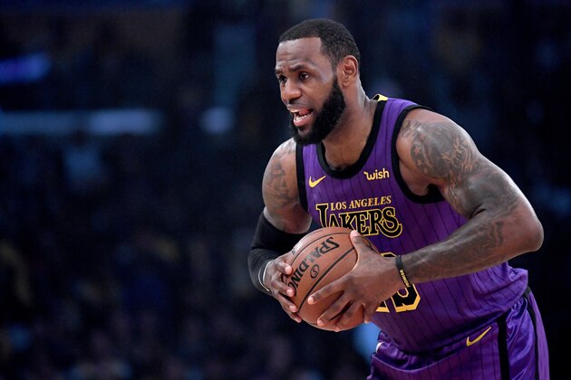 LOS ANGELES, CALIFORNIA - DECEMBER 21:  LeBron James #23 of the Los Angeles Lakers palms the ball before the game against the New Orleans Pelicans at Staples Center on December 21, 2018 in Los Angeles, California.  NOTE TO USER: User expressly acknowledges and agrees that, by downloading and or using this photograph, User is consenting to the terms and conditions of the Getty Images License Agreement. (Photo by Harry How/Getty Images)