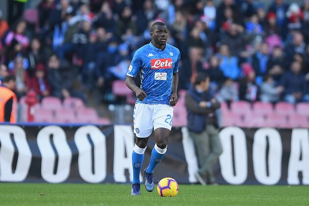 NAPLES, ITALY - DECEMBER 08:  Kalidou Koulibaly of SSC Napoli in action during the Serie A match between SSC Napoli and Frosinone Calcio at Stadio San Paolo on December 8, 2018 in Naples, Italy.  (Photo by Francesco Pecoraro/Getty Images)