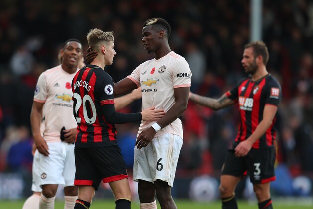 BOURNEMOUTH, ENGLAND - NOVEMBER 03: Paul Pogba of Manchester United speaks with David Brooks of AFC Bournemouth after the Premier League match between AFC Bournemouth and Manchester United at Vitality Stadium on November 3, 2018 in Bournemouth, United Kingdom. (Photo by Catherine Ivill/Getty Images)