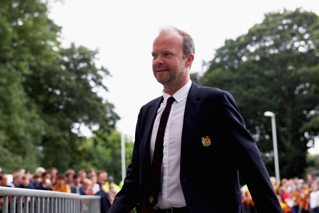 HULL, ENGLAND - AUGUST 27: Ed Woodward arrives at the stadium during the Premier League match between Hull City and Manchester United at KCOM Stadium on August 27, 2016 in Hull, England.  (Photo by Matthew Lewis/Getty Images)