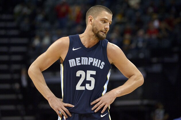 Memphis Grizzlies forward Chandler Parsons (25) reacts in the second half of an NBA basketball game against the Toronto Raptors Friday, Dec. 8, 2017, in Memphis, Tenn. (AP Photo/Brandon Dill)