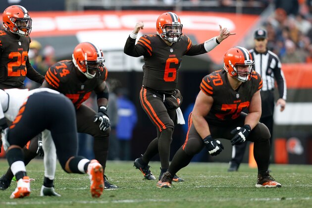 CLEVELAND, OH - DECEMBER 23:  Baker Mayfield #6 of the Cleveland Browns calls a play at the line of scrimmage during the game against the Cincinnati Bengals at FirstEnergy Stadium on December 23, 2018 in Cleveland, Ohio. (Photo by Kirk Irwin/Getty Images)