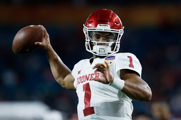MIAMI, FL - DECEMBER 29:  Kyler Murray #1 of the Oklahoma Sooners warming up prior to the College Football Playoff Semifinal at the Capital One Orange Bowl at Hard Rock Stadium on December 29, 2018 in Miami, Florida.  (Photo by Michael Reaves/Getty Images)