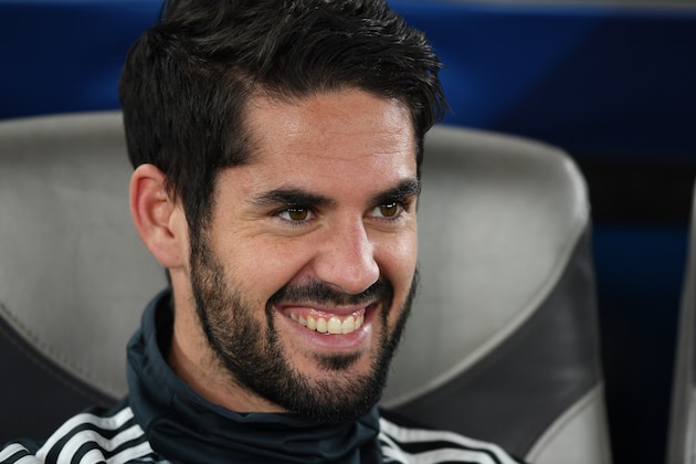 ABU DHABI, UNITED ARAB EMIRATES - DECEMBER 19:  Isco of Real Madrid looks on prior to the match between Kashima Antlers and Real Madrid on December 19, 2018 in Abu Dhabi, United Arab Emirates. (Photo by Etsuo Hara/Getty Images)
