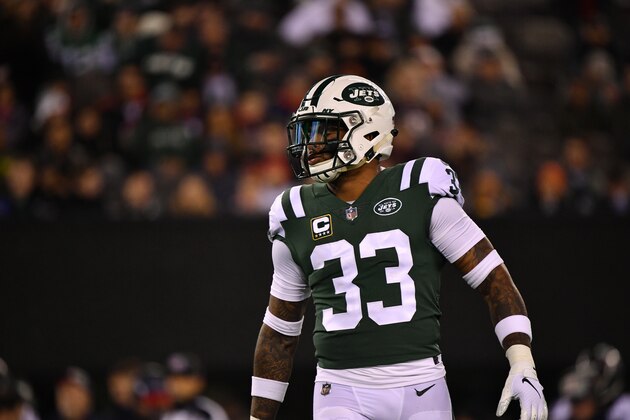EAST RUTHERFORD, NJ - DECEMBER 15:    Jamal Adams #33 of the New York Jets in action against the Houston Texans at MetLife Stadium on December 15, 2018 in East Rutherford, New Jersey. (Photo by Mark Brown/Getty Images)