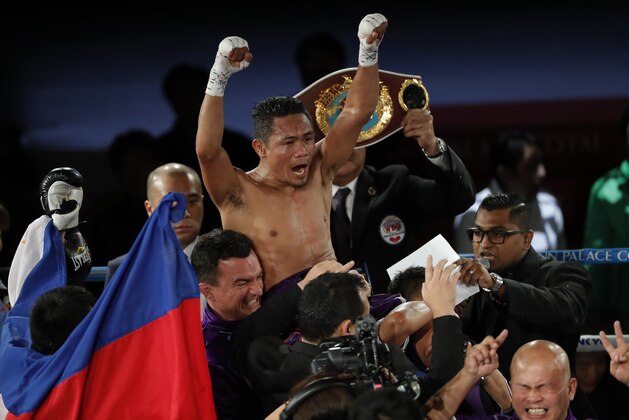 MACAU, MACAU - DECEMBER 31: Donnie Nietes of Philippines celebrates after defeating Kazuto Ioka of Japan during the WBO Super Flyweight Title Bout on December 31, 2018 in Macau, Macau. (Photo by Kevin Lee/Getty Images)