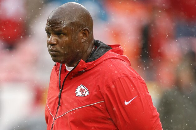 KANSAS CITY, MO - OCTOBER 07: Eric Bieniemy, offensive coordinator with the Kansas City Chiefs, watched pregame warmups before the game against the Jacksonville Jaguars at Arrowhead Stadium on October 7, 2018 in Kansas City, Missouri. (Photo by David Eulitt/Getty Images) ***Eric Bieniemy***