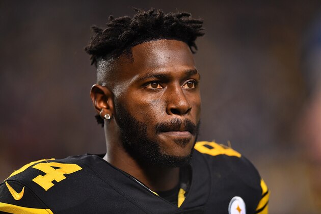 PITTSBURGH, PA - DECEMBER 16:  Antonio Brown #84 of the Pittsburgh Steelers looks on during the game against the New England Patriots at Heinz Field on December 16, 2018 in Pittsburgh, Pennsylvania. (Photo by Joe Sargent/Getty Images)