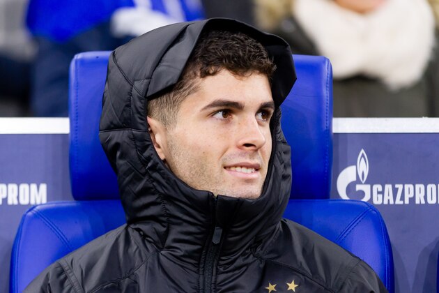 GELSENKIRCHEN, GERMANY - DECEMBER 08: Christian Pulisic of Dortmund looks on during the Bundesliga match between FC Schalke 04 and Borussia Dortmund at the Veltins Arena on December 08, 2018 in Dortmund, Germany. (Photo by TF-Images/TF-Images via Getty Images)