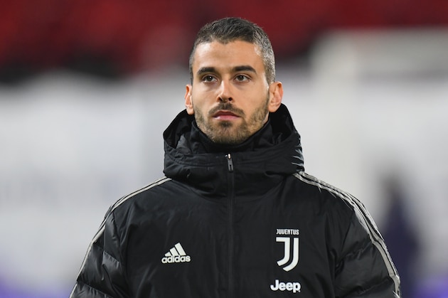 FLORENCE, ITALY - DECEMBER 01: Leonardo Spinazzola of Juventus looks on before the Serie A match between ACF Fiorentina and Juventus at Stadio Artemio Franchi on December 1, 2018 in Florence, Italy.  (Photo by Alessandro Sabattini/Getty Images)