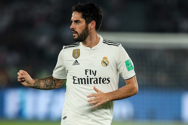 ABU DHABI, UNITED ARAB EMIRATES - DECEMBER 19: Isco of Real Madrid during the FIFA Club World Cup UAE 2018 Semi Final match between Kashima Antlers and Real Madrid at Sheikh Zayed Sports City Stadium on December 19, 2018 in Abu Dhabi, United Arab Emirates. (Photo by Matthew Ashton - AMA/Getty Images)
