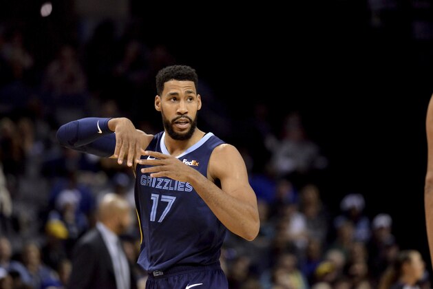 Memphis Grizzlies guard Garrett Temple (17) plays in the first half of an NBA basketball game against the Miami Heat on Friday, Dec. 14, 2018, in Memphis, Tenn. (AP Photo/Brandon Dill)