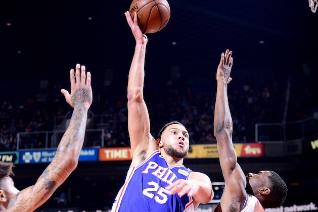 PHOENIX, AZ - JANUARY 02: Ben Simmons #25 of the Philadelphia 76ers shoots the ball against the Phoenix Suns on January 02, 2019 at Talking Stick Resort Arena in Phoenix, Arizona. NOTE TO USER: User expressly acknowledges and agrees that, by downloading and or using this photograph, user is consenting to the terms and conditions of the Getty Images License Agreement. Mandatory Copyright Notice: Copyright 2019 NBAE (Photo by Michael Gonzales/NBAE via Getty Images) PHOENIX, AZ - JANUARY 02: Ben Simmons #25 of the Philadelphia 76ers shoots the ball against the Phoenix Suns on January 02, 2019 at Talking Stick Resort Arena in Phoenix, Arizona. NOTE TO USER: User expressly acknowledges and agrees that, by downloading and or using this photograph, user is consenting to the terms and conditions of the Getty Images License Agreement. Mandatory Copyright Notice: Copyright 2019 NBAE (Photo by Michael Gonzales/NBAE via Getty Images)