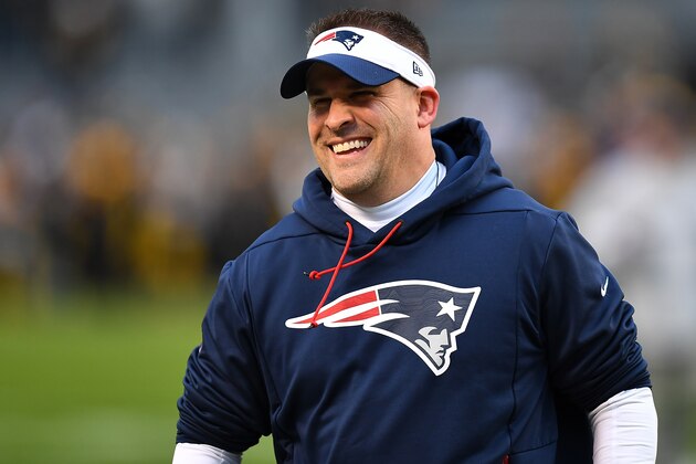 PITTSBURGH, PA - DECEMBER 16: Offensive coordinator Josh McDaniels of the New England Patriots looks on prior to the game against the Pittsburgh Steelers at Heinz Field on December 16, 2018 in Pittsburgh, Pennsylvania. (Photo by Joe Sargent/Getty Images) PITTSBURGH, PA - DECEMBER 16: Offensive coordinator Josh McDaniels of the New England Patriots looks on prior to the game against the Pittsburgh Steelers at Heinz Field on December 16, 2018 in Pittsburgh, Pennsylvania. (Photo by Joe Sargent/Getty Images)