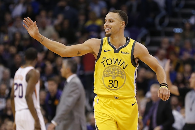 Golden State Warriors guard Stephen Curry (30) in the first half during an NBA basketball game against the Phoenix Suns, Monday, Dec. 31, 2018, in Phoenix. (AP Photo/Rick Scuteri)