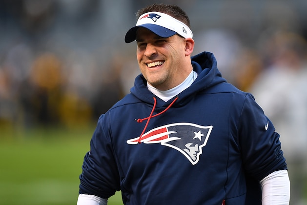 PITTSBURGH, PA - DECEMBER 16: Offensive coordinator Josh McDaniels of the New England Patriots looks on prior to the game against the Pittsburgh Steelers at Heinz Field on December 16, 2018 in Pittsburgh, Pennsylvania. (Photo by Joe Sargent/Getty Images) PITTSBURGH, PA - DECEMBER 16: Offensive coordinator Josh McDaniels of the New England Patriots looks on prior to the game against the Pittsburgh Steelers at Heinz Field on December 16, 2018 in Pittsburgh, Pennsylvania. (Photo by Joe Sargent/Getty Images)