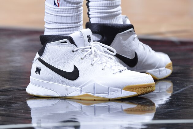 SAN ANTONIO, TX - JANUARY 3:  The sneakers of DeMar DeRozan #10 of the San Antonio Spurs are seen against the Toronto Raptors on January 3, 2019 at the AT&T Center in San Antonio, Texas. NOTE TO USER: User expressly acknowledges and agrees that, by downloading and or using this photograph, user is consenting to the terms and conditions of the Getty Images License Agreement. Mandatory Copyright Notice: Copyright 2019 NBAE (Photos by Mark Sobhani/NBAE via Getty Images)