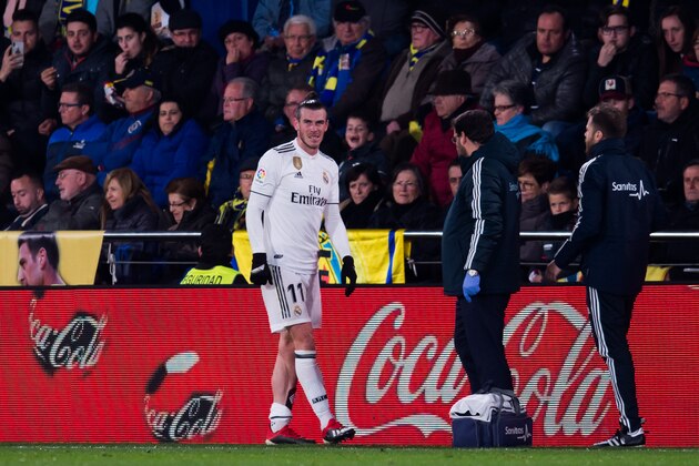 VILLAREAL, SPAIN - JANUARY 03: Gareth Bale of Real Madrid CF reacts as he need medical assistance during the La Liga match between Villarreal CF and Real Madrid CF at Estadio de la Ceramica on January 03, 2019 in Villarreal, Spain. (Photo by Alex Caparros/Getty Images)