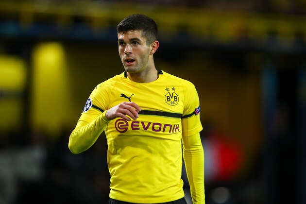 DORTMUND, GERMANY - NOVEMBER 28: Christian Pulisic of Borussia Dortmund during the Group A match of the UEFA Champions League between Borussia Dortmund and Club Brugge at Signal Iduna Park on November 28, 2018 in Dortmund, Germany. (Photo by Robbie Jay Barratt - AMA/Getty Images)