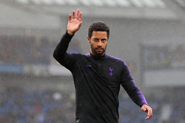 BRIGHTON, ENGLAND - SEPTEMBER 22:  Mousa Dembele of Tottenham Hotspur waves to the fans during the warm-up before the Premier League match between Brighton & Hove Albion and Tottenham Hotspur at American Express Community Stadium on September 22, 2018 in Brighton, United Kingdom.  (Photo by Dan Istitene/Getty Images)