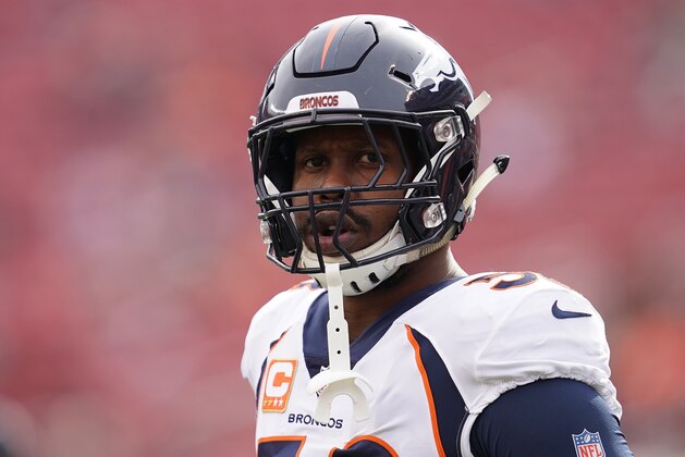 SANTA CLARA, CA - DECEMBER 09: Von Miller #58 of the Denver Broncos warms up prior to their game against the San Francisco 49ers at Levi's Stadium on December 9, 2018 in Santa Clara, California. (Photo by Robert Reiners/Getty Images)