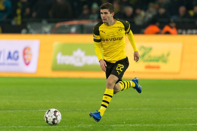 DORTMUND, GERMANY - DECEMBER 15: Christian Pulisic of Dortmund controls the ball during the Bundesliga match between Borussia Dortmund and SV Werder Bremen at the Signal Iduna Park on December 15, 2018 in Dortmund, Germany. (Photo by TF-Images/TF-Images via Getty Images)