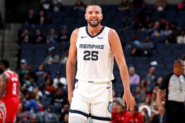 MEMPHIS, TN - OCTOBER 12: Chandler Parsons #25 of the Memphis Grizzlies smiles against the Houston Rockets  during a pre-season game on October 12, 2018 at FedExForum in Memphis, Tennessee. NOTE TO USER: User expressly acknowledges and agrees that, by downloading and or using this photograph, User is consenting to the terms and conditions of the Getty Images License Agreement. Mandatory Copyright Notice: Copyright 2018 NBAE (Photo by Joe Murphy/NBAE via Getty Images)