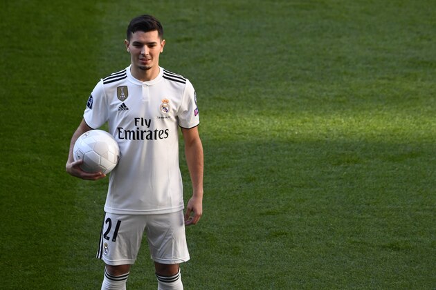 Former Manchester City's Spanish midfielder Brahim Diaz poses during his official presentation as Real Madrid's player at the Santiago Bernabeu stadium in Madrid on January 7, 2019. - Real Madrid have signed the 19-year-old midfielder Brahim Diaz from Manchester City, who has agreed a contract for six and a half years with Real after undergoing a medical check-up today, before being officially unveiled at the Santiago Bernabeu. (Photo by GABRIEL BOUYS / AFP)        (Photo credit should read GABRIEL BOUYS/AFP/Getty Images)