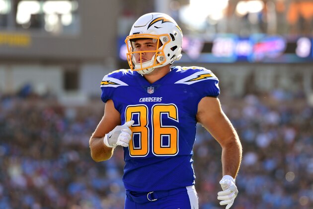 CARSON, CA - DECEMBER 03:  Hunter Henry #86 of the Los Angeles Chargers walks off the field during the game against the Cleveland Browns at StubHub Center on December 3, 2017 in Carson, California.  (Photo by Harry How/Getty Images)