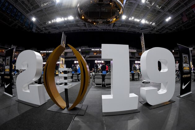 SAN JOSE, CA - JANUARY 05:  The media waits on players an coaches from the Alabama Crimson Tide during the College Football Playoff National Championship Media Day at SAP Center on January 5, 2019 in San Jose, California.  (Photo by Thearon W. Henderson/Getty Images)
