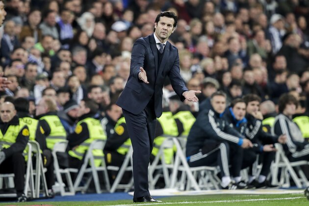 MADRID, SPAIN - JANUARY 6: coach Santiago Solari of Real Madrid during the La Liga Santander  match between Real Madrid v Real Sociedad at the Santiago Bernabeu on January 6, 2019 in Madrid Spain (Photo by David S. Bustamante/Soccrates/Getty Images)