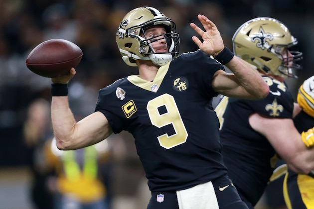 NEW ORLEANS, LOUISIANA - DECEMBER 23: Drew Brees #9 of the New Orleans Saints throws the ball during the second half against the Pittsburgh Steelers at the Mercedes-Benz Superdome on December 23, 2018 in New Orleans, Louisiana. (Photo by Sean Gardner/Getty Images)