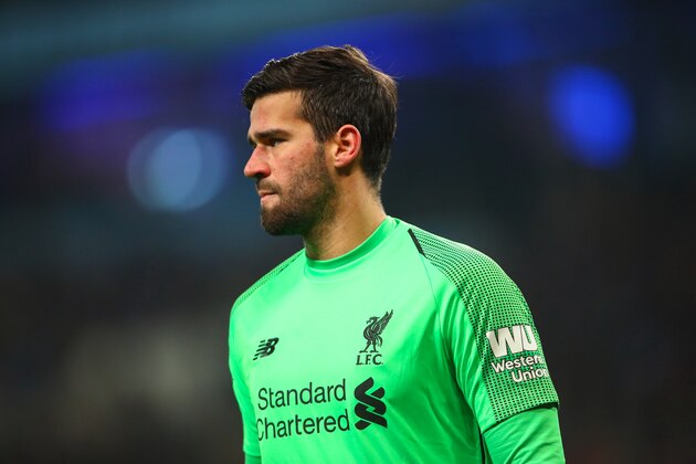 MANCHESTER, ENGLAND - JANUARY 03: Alisson of Liverpool during the Premier League match between Manchester City and Liverpool FC at Etihad Stadium on January 3, 2019 in Manchester, United Kingdom. (Photo by Robbie Jay Barratt - AMA/Getty Images) MANCHESTER, ENGLAND - JANUARY 03: Alisson of Liverpool during the Premier League match between Manchester City and Liverpool FC at Etihad Stadium on January 3, 2019 in Manchester, United Kingdom. (Photo by Robbie Jay Barratt - AMA/Getty Images)