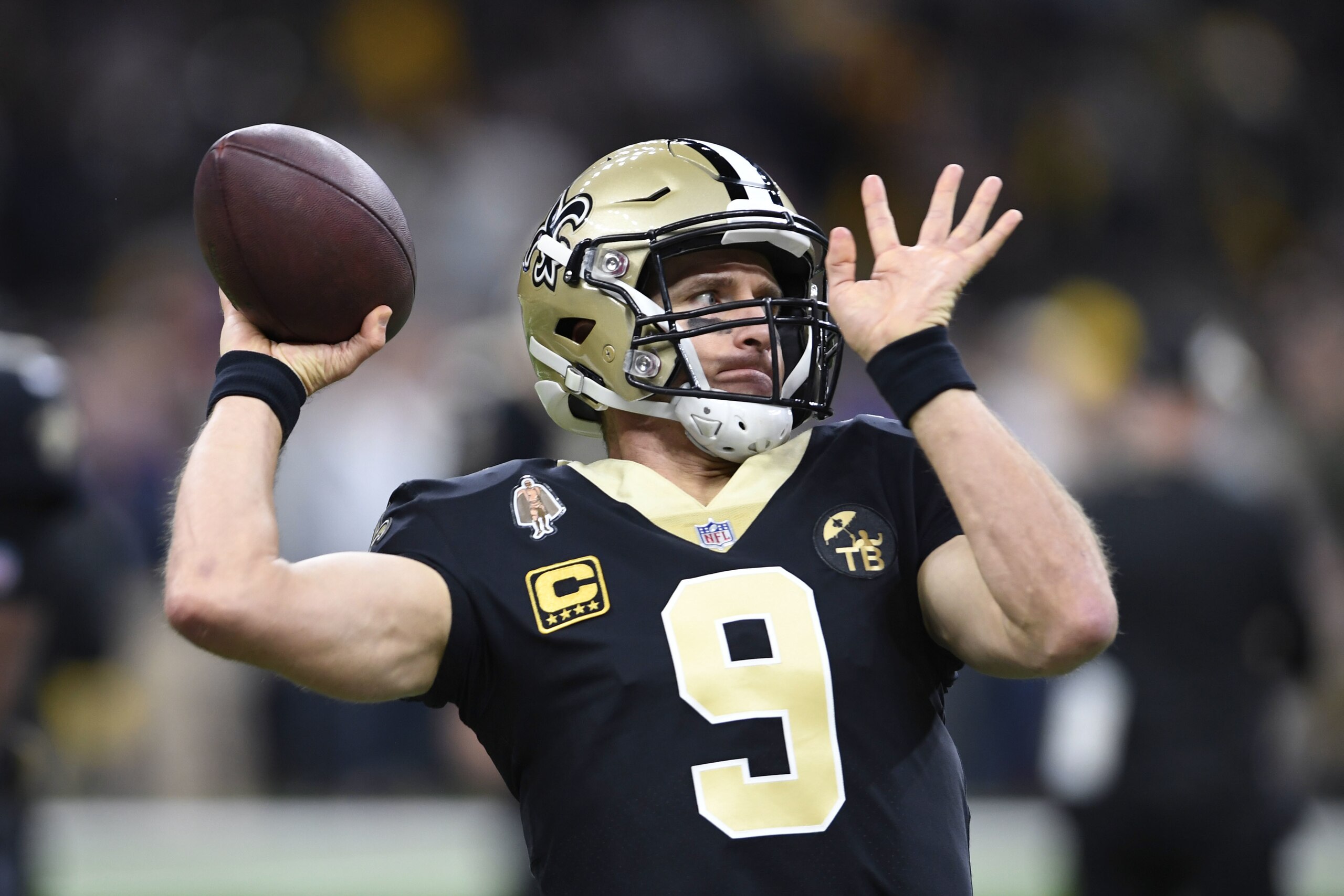 New Orleans Saints quarterback Drew Brees (9) warms up before an NFL football game against the Pittsburgh Steelers in New Orleans, Sunday, Dec. 23, 2018. (AP Photo/Bill Feig)