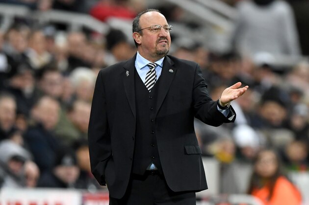 NEWCASTLE UPON TYNE, ENGLAND - JANUARY 02: Rafael Benitez, Manager of Newcastle United gives his team instructions during the Premier League match between Newcastle United and Manchester United at St. James Park on January 2, 2019 in Newcastle upon Tyne, United Kingdom. (Photo by Stu Forster/Getty Images) NEWCASTLE UPON TYNE, ENGLAND - JANUARY 02: Rafael Benitez, Manager of Newcastle United gives his team instructions during the Premier League match between Newcastle United and Manchester United at St. James Park on January 2, 2019 in Newcastle upon Tyne, United Kingdom. (Photo by Stu Forster/Getty Images)